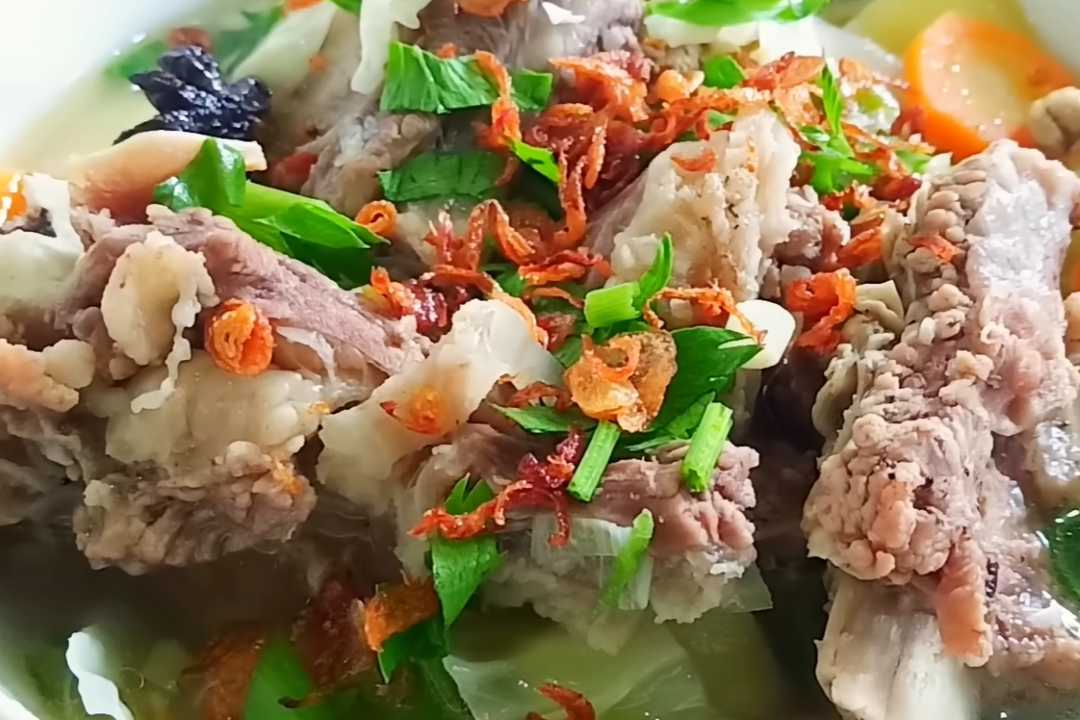 Gurih dan Rempah Resep Sop Tulang Sapi Empuk dengan Teknik Presto