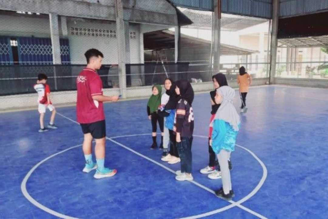 Perkaya Bakat Siswa, MIN 1 Sintang Jadikan Olahraga Bola Tangan Wadah Prestasi Baru