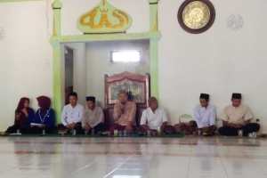 Pengajian Muslimat NU Baning Panjang, Penyuluh Agama Ajak Jamaah Maknai Hidup dengan Amal Saleh