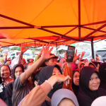 Antusiasme Warga Sintang Serbu 1.000 Paket Sembako Murah, Gubernur Kalbar: Stok Aman, Masyarakat Harus Tertib