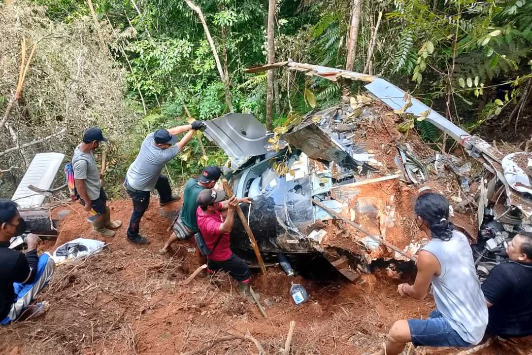 Selidiki Penyebab Jatuhnya Helikopter di Tapang Tingang, Tim Gabungan Amankan Dokumen dan Sistem FADEC