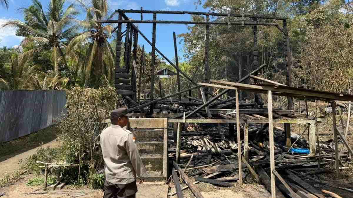 Rumah Warga di Nanga Yen Terbakar, Kerugian Ditaksir Rp100 Juta