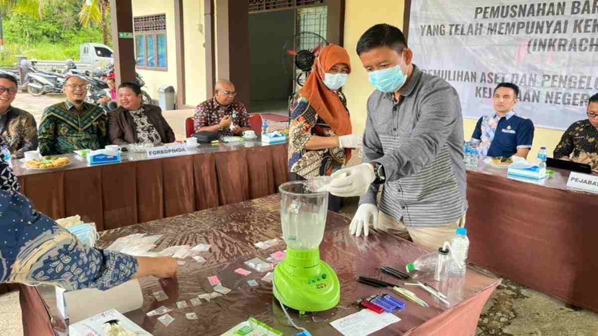 Kejari Sanggau Musnahkan Barang Bukti 51 Perkara, Kasus Narkotika Mendominasi
