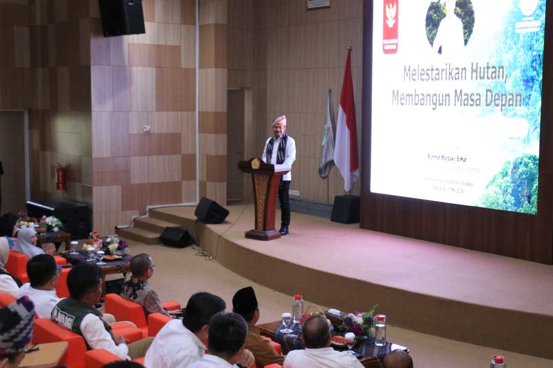 Hadiri Konferensi Nasional Sylva Indonesia di Untan, Wamenhut Rohmat Marzuki Siap Fasilitasi Aksi Nyata Mahasiswa