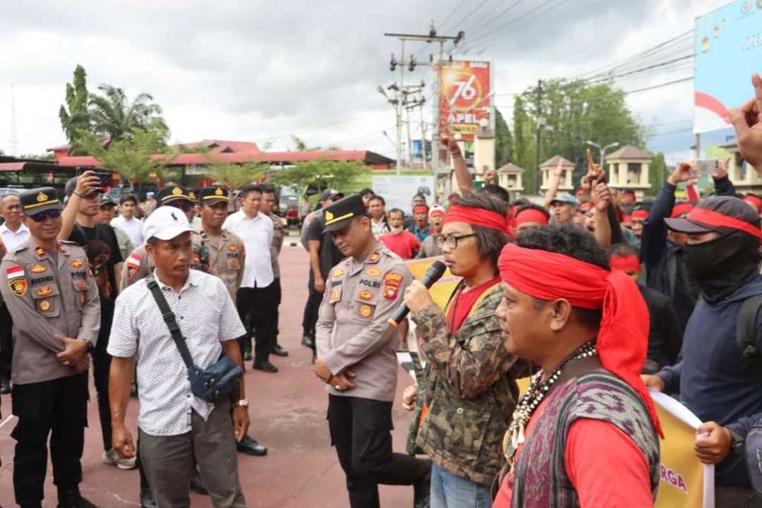 Kapolres Sanggau Minta Waktu 3 Hari Koordinasi ke Polda Kalbar Terkait Tuntutan Warga Entikong-Sekayam
