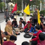 Terima 12 Tuntutan Aliansi Cipayung, Sekda Harisson: Mahasiswa Adalah Harapan Masa Depan Kalbar