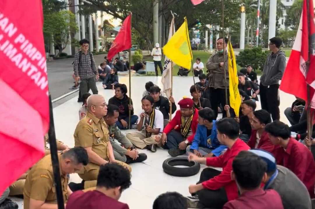 Terima 12 Tuntutan Aliansi Cipayung, Sekda Harisson: Mahasiswa Adalah Harapan Masa Depan Kalbar