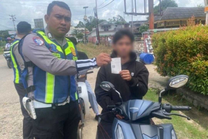 Optimalkan ETLE Handheld, Tiga Pengendara di Sekadau Kena Tilang Elektronik Saat Patroli