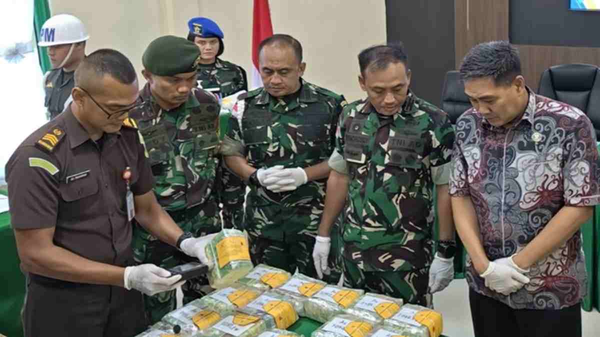 Satgas Pamtas RI-Malaysia Gagalkan Penyelundupan 21,4 Kg Sabu di Entikong