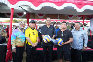 Bank Kalbar Salurkan CSR dan Genjot Transaksi Non-Tunai di Desa Mandiri Perbatasan Temajuk Sambas