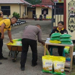 Gerakan Pangan Murah di Entikong Diserbu Warga, 2 Ton Beras SPHP Ludes dalam Sehari
