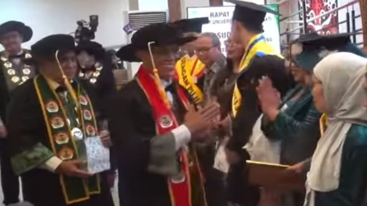 Wisuda 746 Lulusan UPB Pontianak, Rektor: Jadilah Sarjana yang Pulang Membangun Kalbar