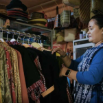 Berdayakan Perempuan Lokal Hingga Tembus Pasar Malaysia, UMKM Tenun Ikat Sintang Naik Kelas Bersama Bank Kalbar